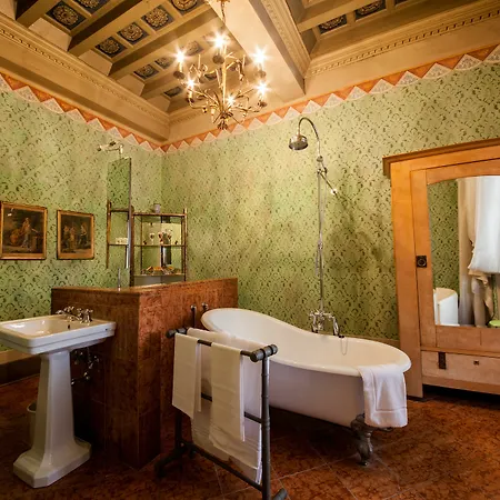 Palazzo Rocchi - Residenza D'epoca Bed & Breakfast 4*