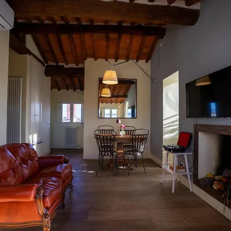 Palazzo Rocchi - Residenza D'epoca לינה וארוחת בוקר 4*