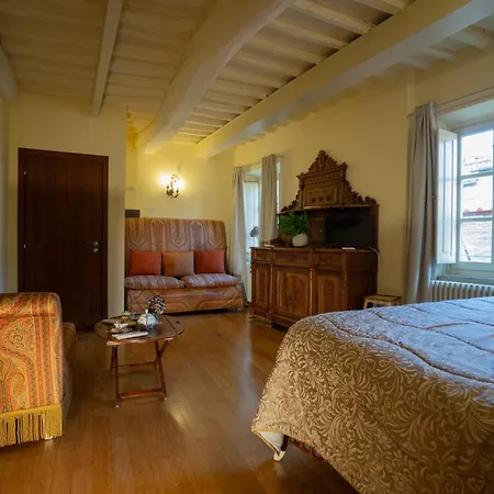 Palazzo Rocchi - Residenza D'epoca לינה וארוחת בוקר לוקה