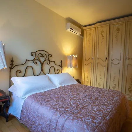 Bed and breakfast Palazzo Rocchi - Residenza D'epoca Lucca