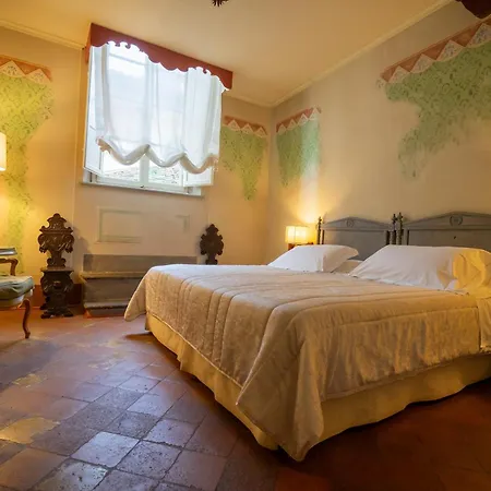 Palazzo Rocchi - Residenza D'epoca 4* לוקה