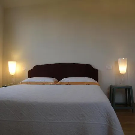 Palazzo Rocchi - Residenza D'epoca 4*