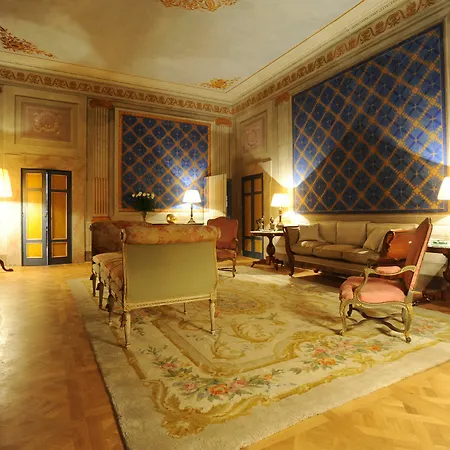 Palazzo Rocchi - Residenza D'epoca 4* Lukka