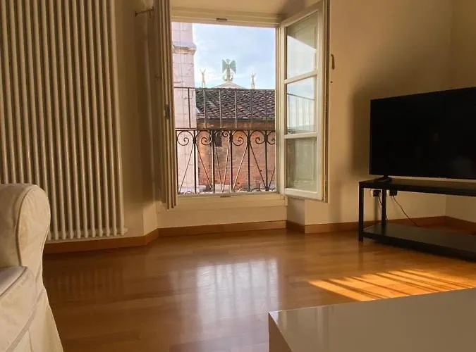 Palazzo Rocchi - Residenza D'epoca 4*