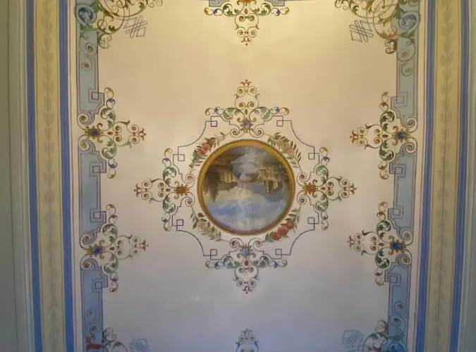 فندق مبيت وإفطار Palazzo Rocchi - Residenza D'epoca لوكا