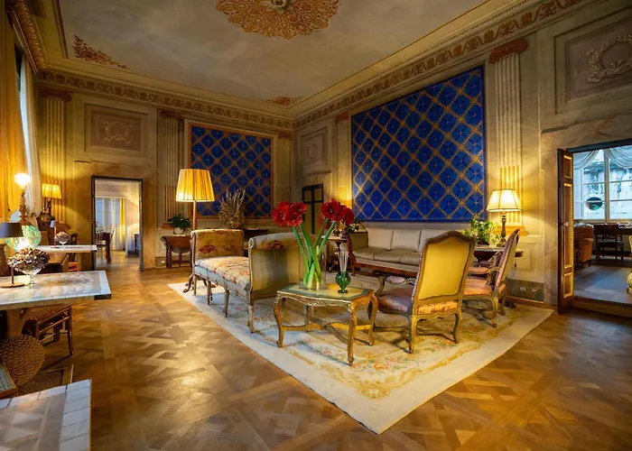 Palazzo Rocchi - Residenza D'epoca لوكا