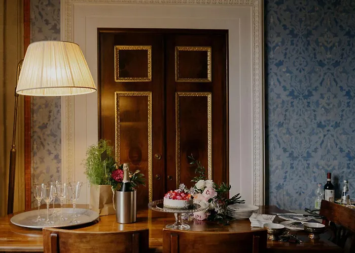 Palazzo Rocchi - Residenza D'epoca لوكا