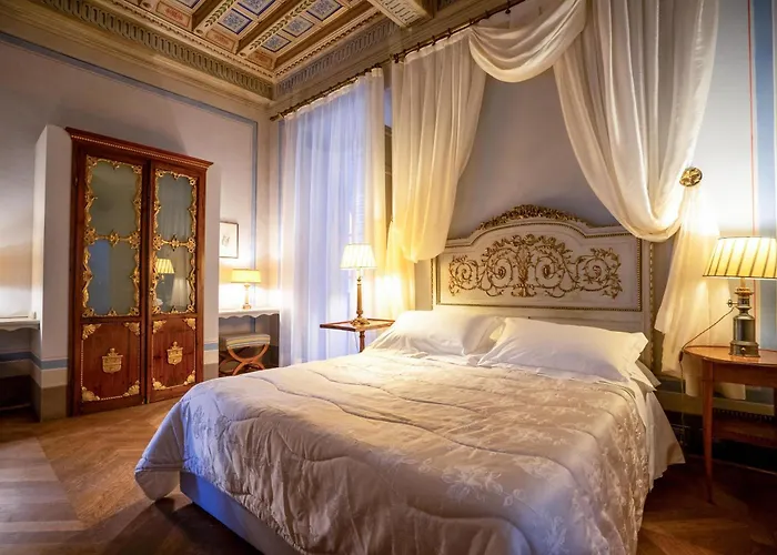 Palazzo Rocchi - Residenza D'epoca فندق مبيت وإفطار لوكا