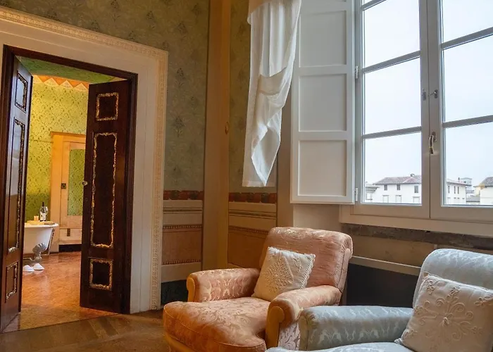 فندق مبيت وإفطار Palazzo Rocchi - Residenza D'epoca لوكا