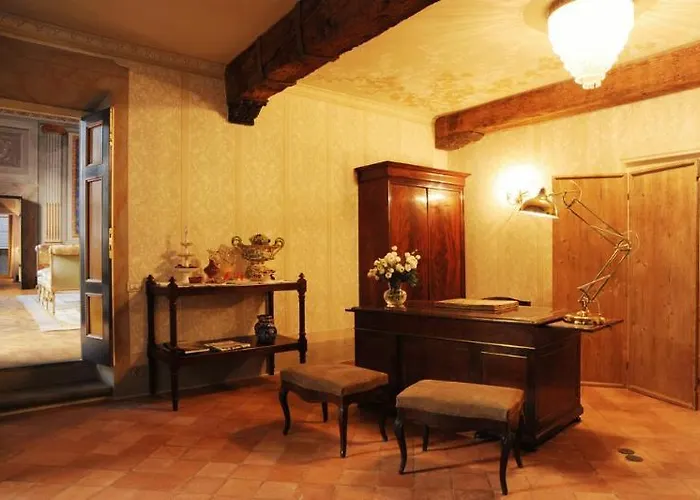 فندق مبيت وإفطار Palazzo Rocchi - Residenza D'epoca 4*