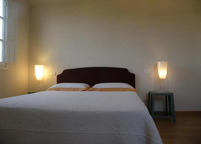 Palazzo Rocchi - Residenza D'epoca 4*