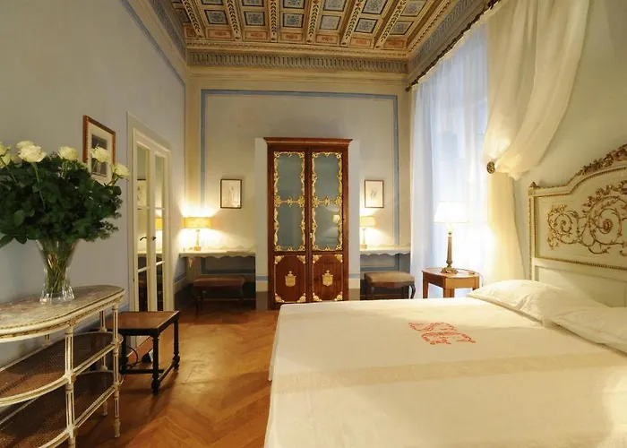 Palazzo Rocchi - Residenza D'epoca فندق مبيت وإفطار 4*